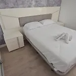 Trafalgar 48 Apartment *
